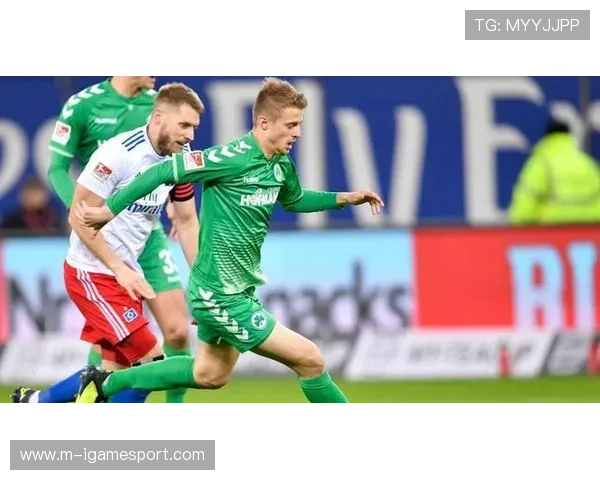 战术板:赫罗纳控球压迫体系与赫塔费五后卫防反的博弈。 战术板:赫罗纳控球压迫体系与赫塔费五后卫防反的博弈。